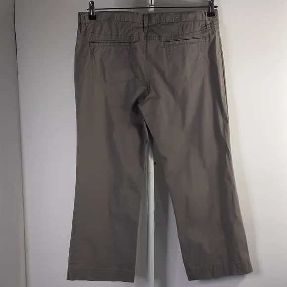 Old Navy On Classic Rise Gray Capris Pants Size 10 - Picture 3 of 16